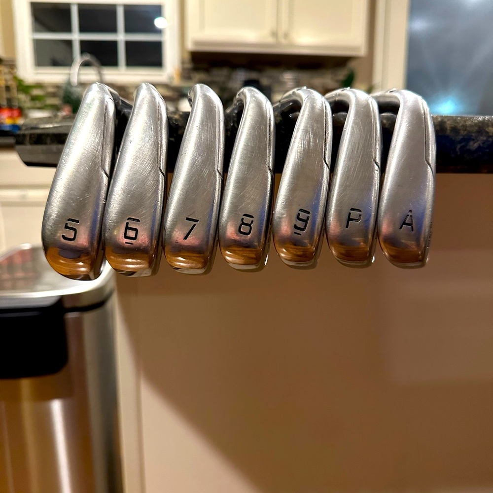 Tommy Armour 845 (2021) Iron Set